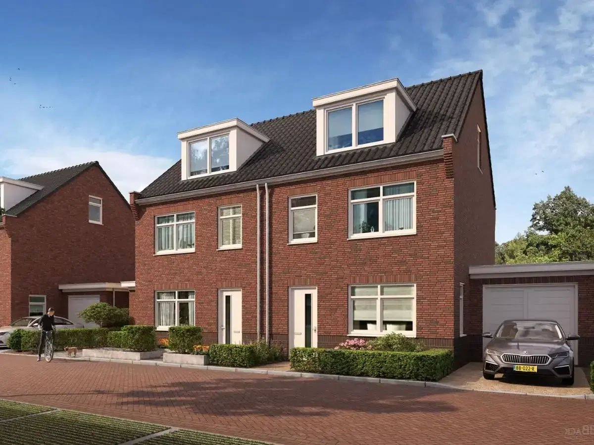 Twee-onder-een-kapwoning met nieuwe kozijnen